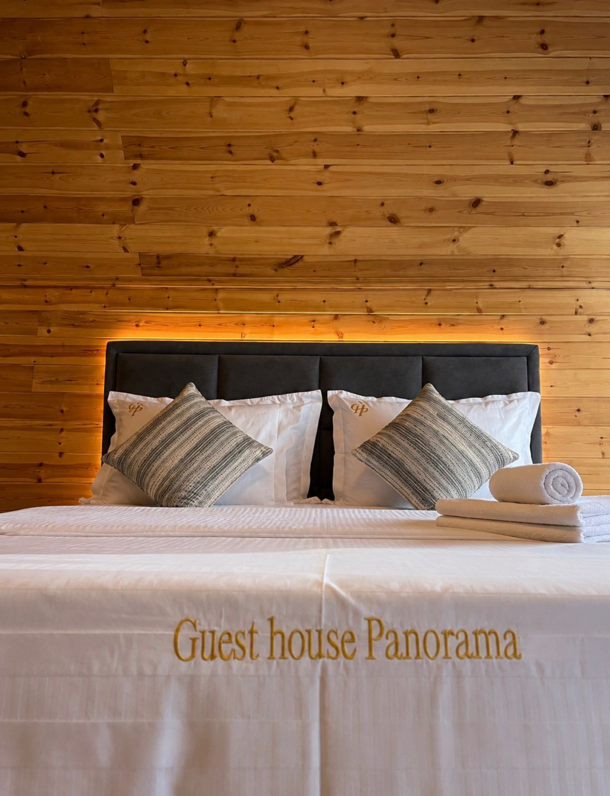 Guest house Panorama monogrammed bedding